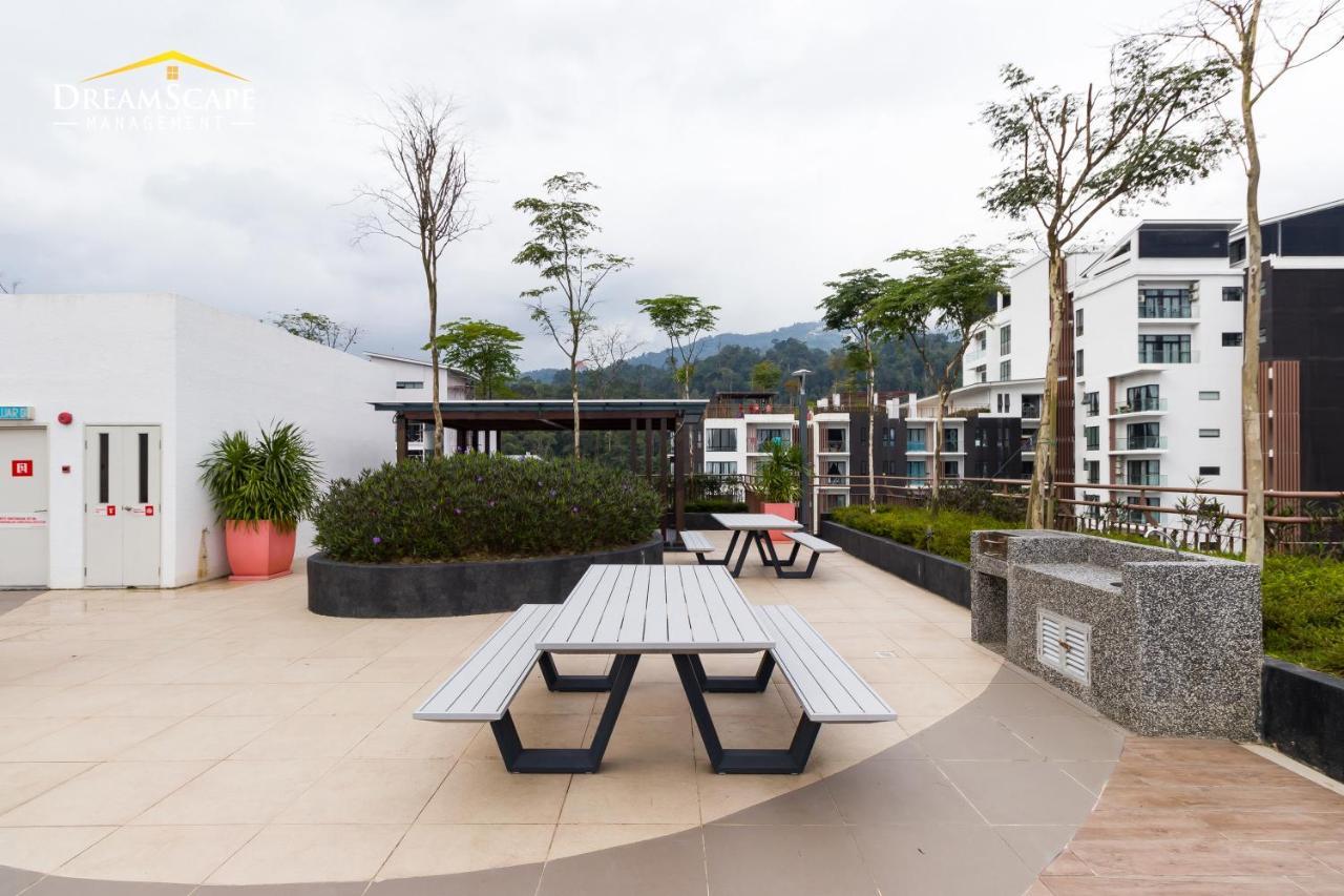 Vest Home@Midhill Genting Highlands Bentong Exteriör bild