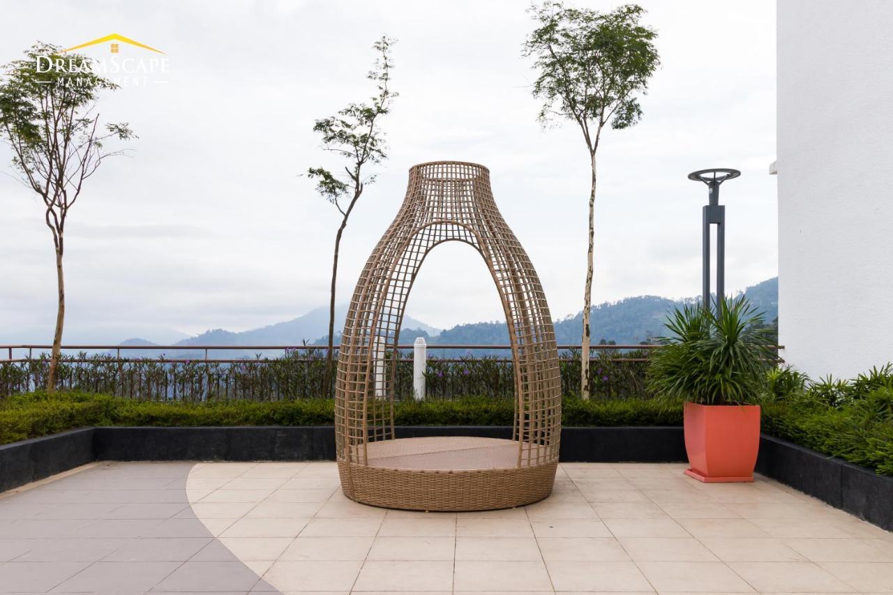Vest Home@Midhill Genting Highlands Bentong Exteriör bild